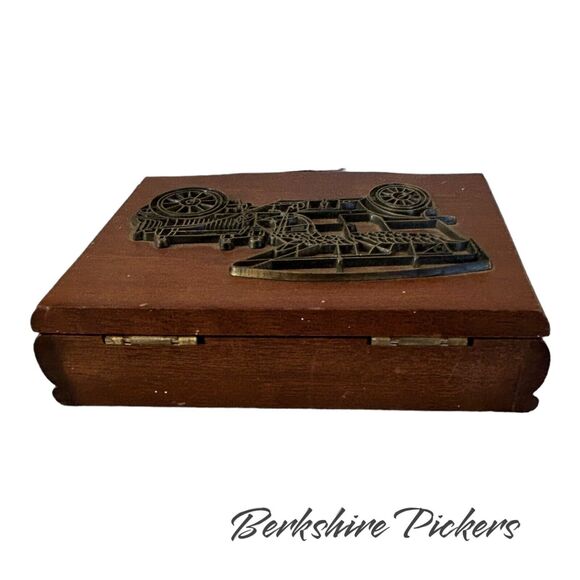 Vintage Cards Double Deck In Wood Case with one deck of cards - Picture 3 of 11